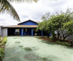 Casa prox ao Buriti Shopping, com churrasqueira